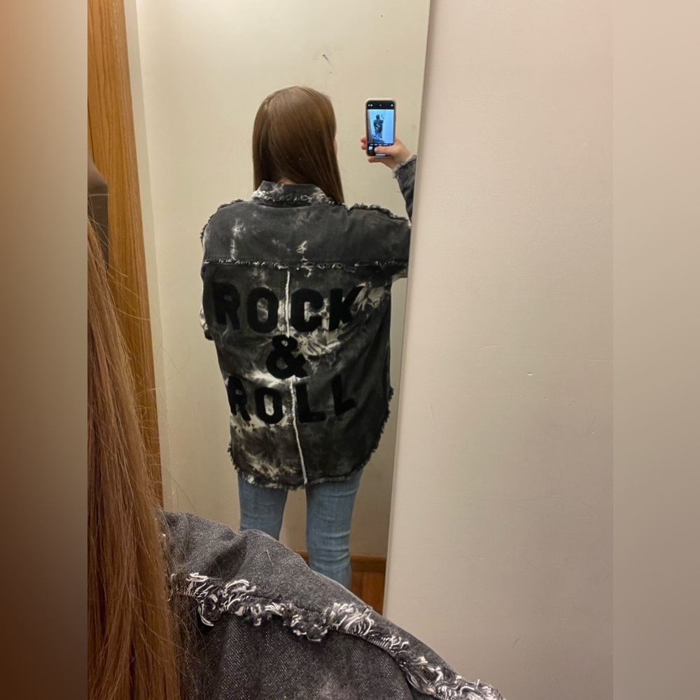 Elan Jacket - Multiple Sizes